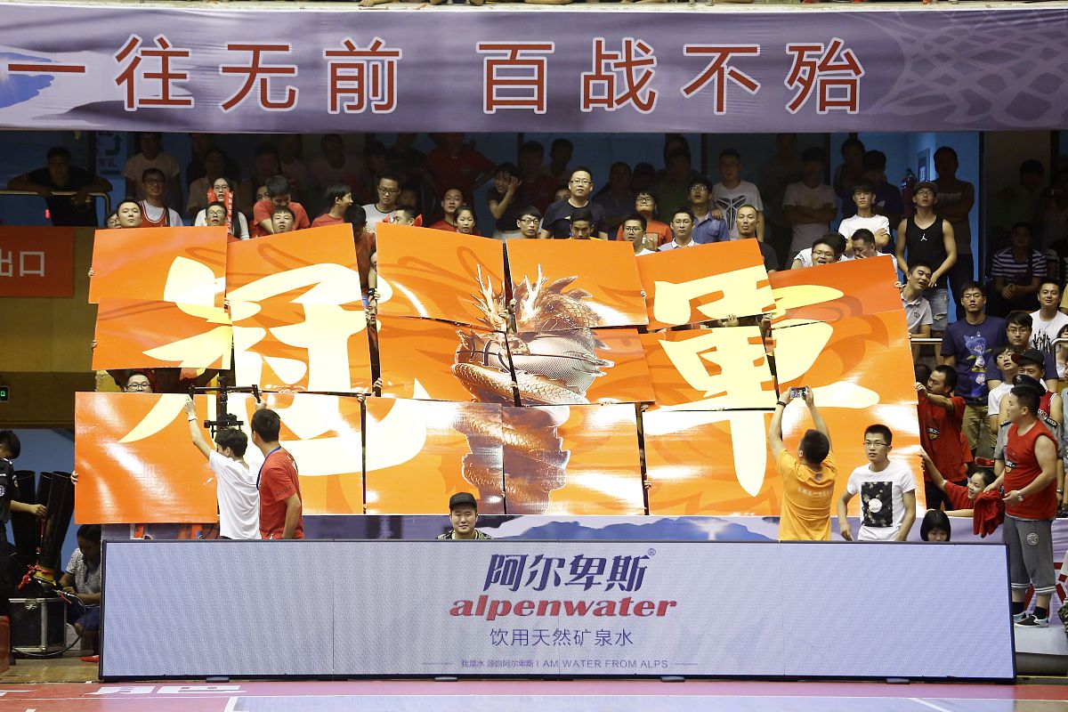 韦德足球官网-队内氛围融洽，球队士气高涨备战下轮比赛的简单介绍