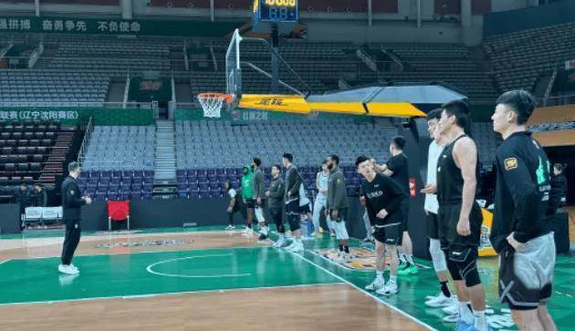 队内氛围融洽，球队士气高涨备战下轮比赛的简单介绍